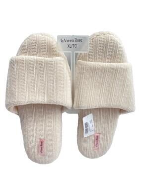 Women’s XL Slip-On Slippers – Brand New, Cozy and Comfortable Footwear
